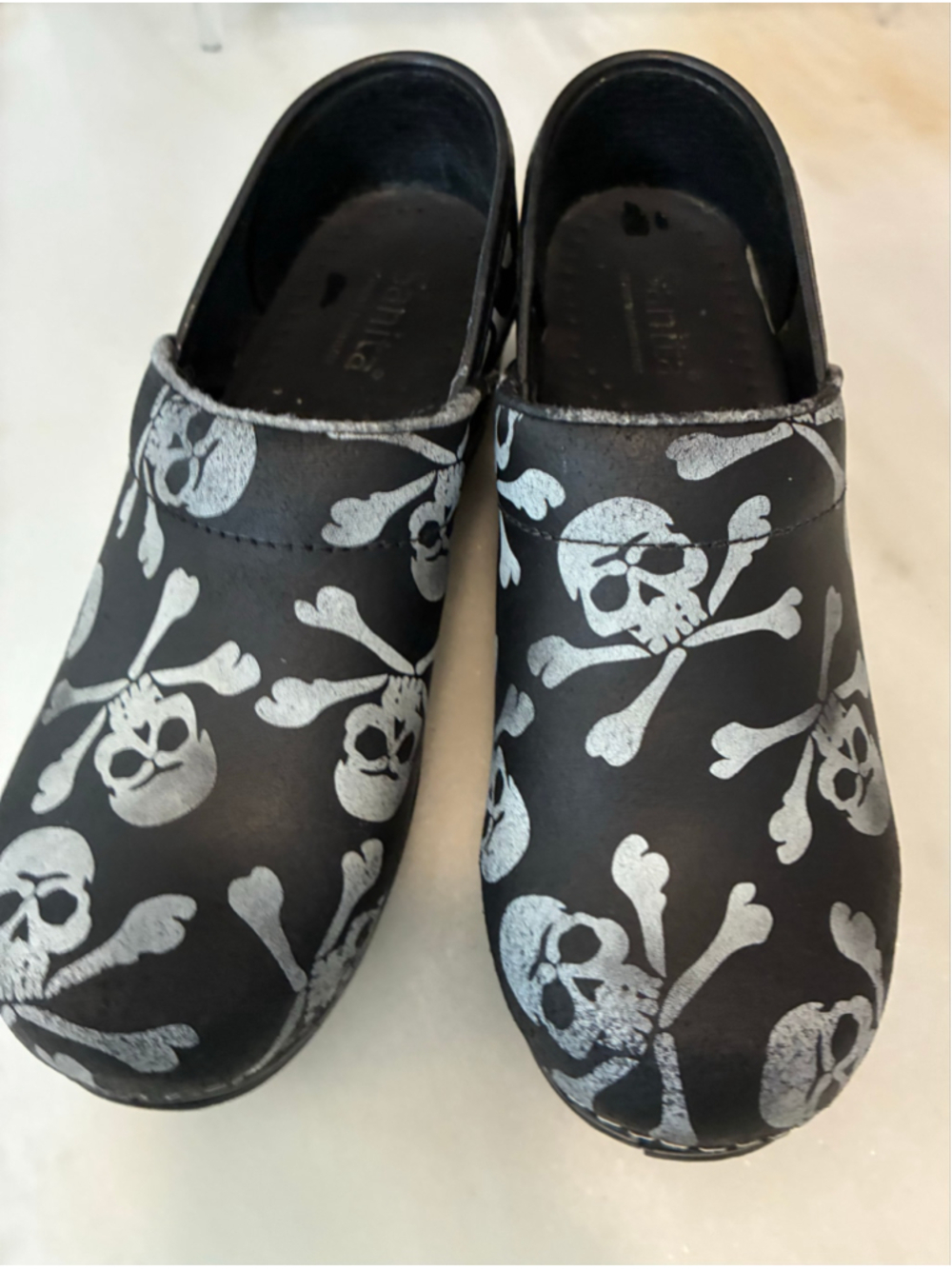 Women's Sanita Clogs Size 7 Black white Skull Print - Picture 6 of 7